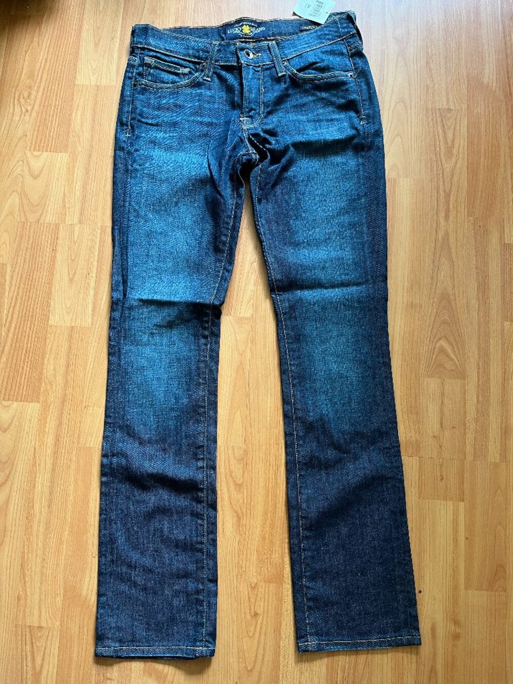 NWT Lucky Brand Charlie Straight Jeans